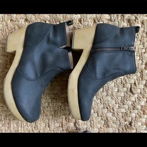 Swedish Hasbeens Knock Off Boot / Black Zipup Clog